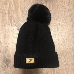 Women’s UGG Cable Knit Beanie